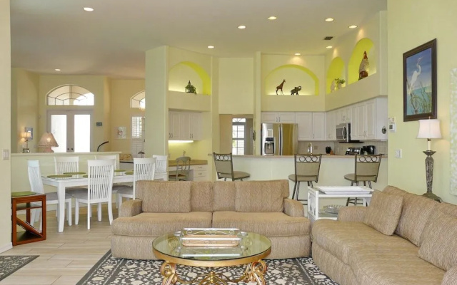 Waterfront Home With Views, Pool and Walk to Beach