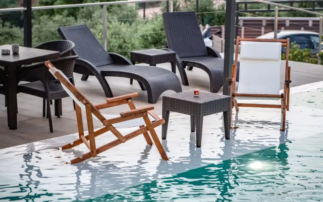 Serenity Suites Sea View 4