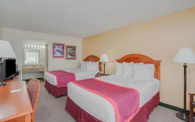 Days Inn by Wyndham Asheville West