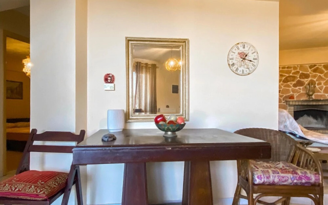 Awesome Apartment in Alepochori With 2 Bedrooms and Wifi
