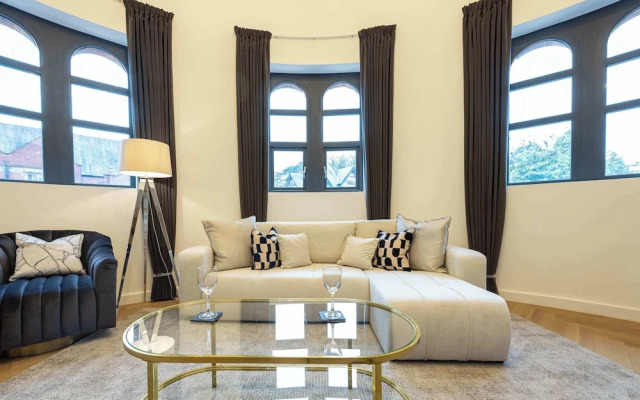 Luxury Church Conversion in Hale - Sleeps 4