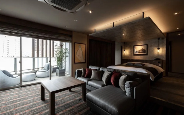 Y-HOTEL