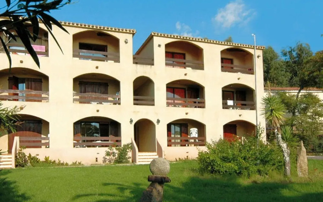 Tiuccia Beachside Apartment for 6