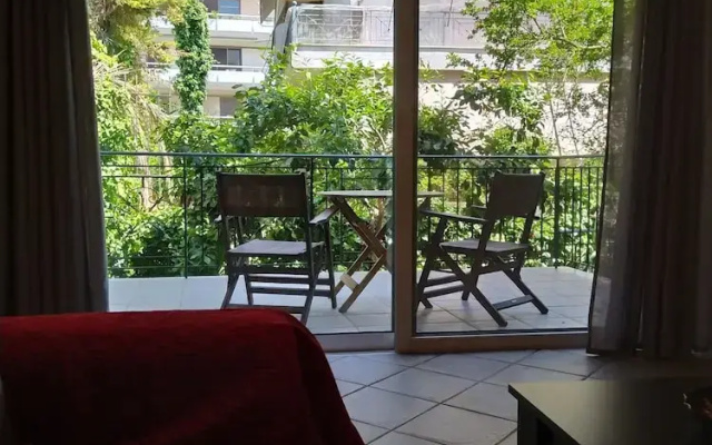 Marousi Comfy Apartment With Balcony