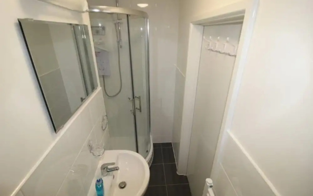 Flat 8 Palm Court