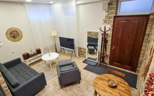 City-Center Basement Studio Free Parking Netflix