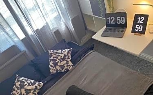 Cosy Flat in London II