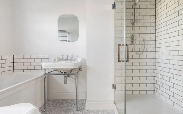 Spacious 3 Bed Flat Putney