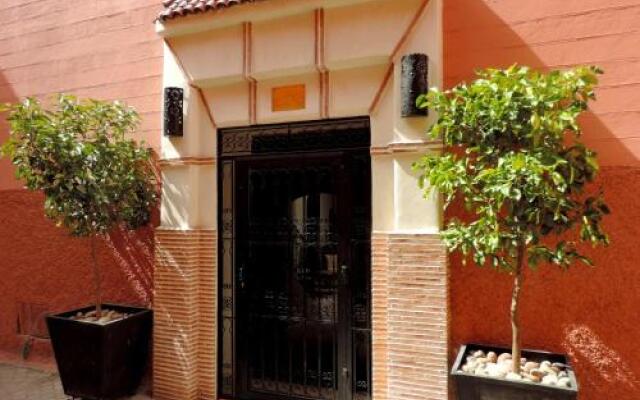 Отель Riad Nirvana Марокко, Марракеш - отзывы, цены и фото номеров - забронировать отель Riad Nirvana онлайн вид на фасад