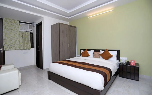 OYO 10581 Platinum Residency