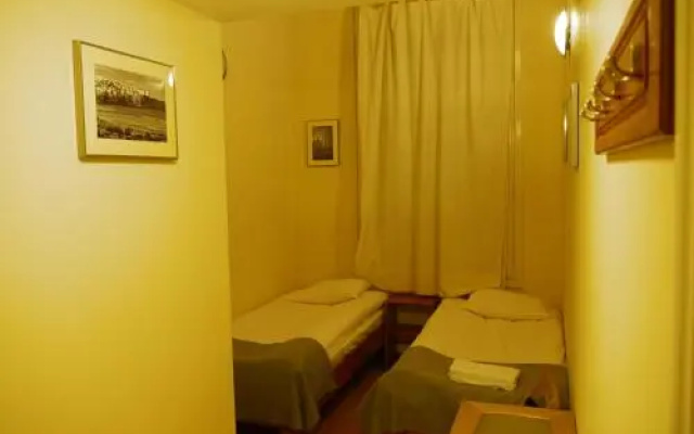 Boomerang Apartments