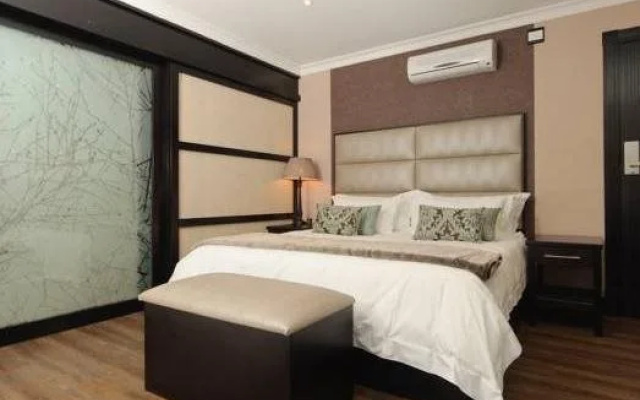 The Executive Suites  555