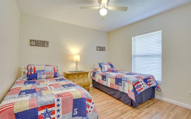12 Mi to Beach: Home w/ Patio & Yard in Bradenton