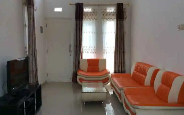 Villa Mutiara B8