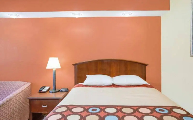 Super 8 Motel - Wilmington