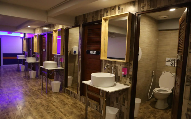 Balcony Party Hostel - Adult Only +18