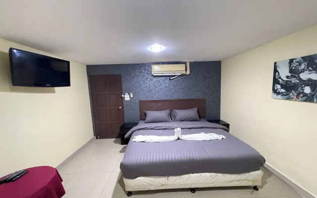 Lucky Inn Suites