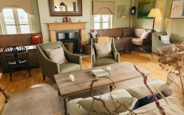 Nest Farmhouse