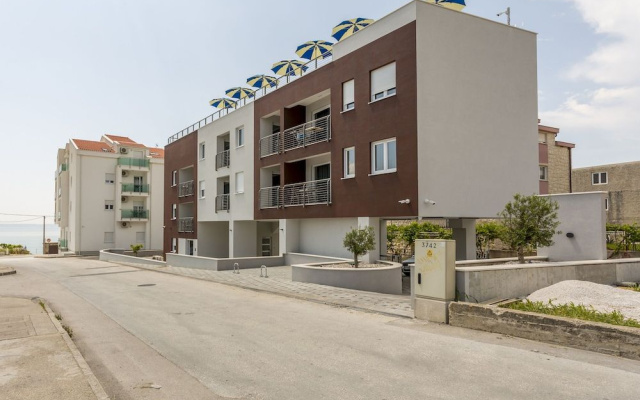 Ringo Apartments