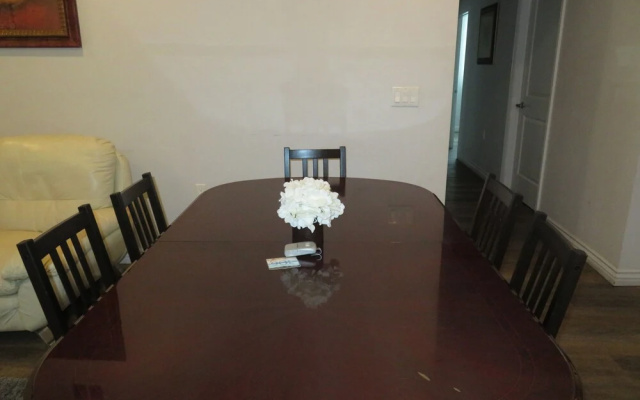 Fully Furnished Apartments near CSUN