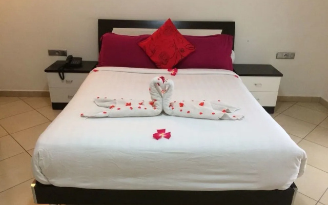 Sourebou Chez Appart Hotel Founty Beach
