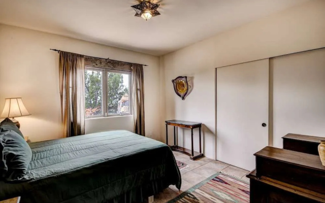 El Otro Mundo - Five Bedroom Home with Hot Tub