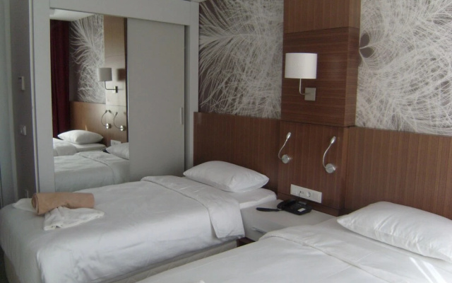 Marina Suites & Spa