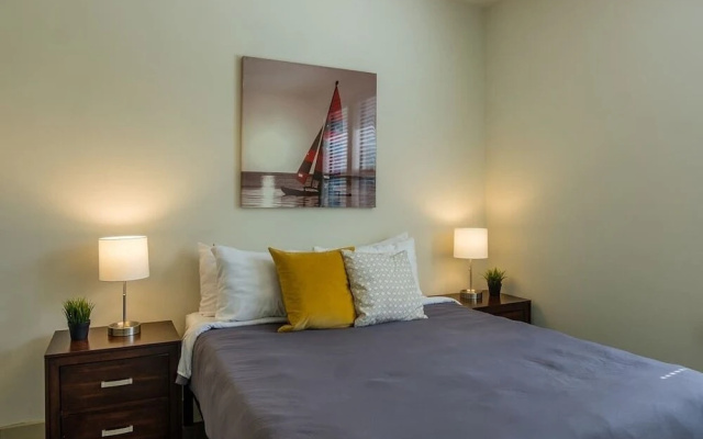 Bright Apartments by Frontdesk