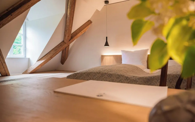 Gutshotel Menterschwaige – Heritage Boutique Hotel with Timeless Elegance