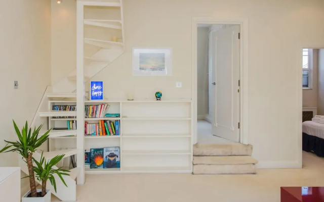 Stylish 2 Bedroom Flat In Prime Kensington