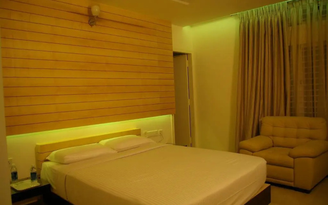 Roseline Suites - A Business Hotel