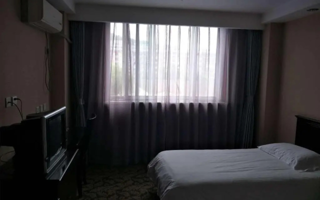 Huilong Tower Hotel