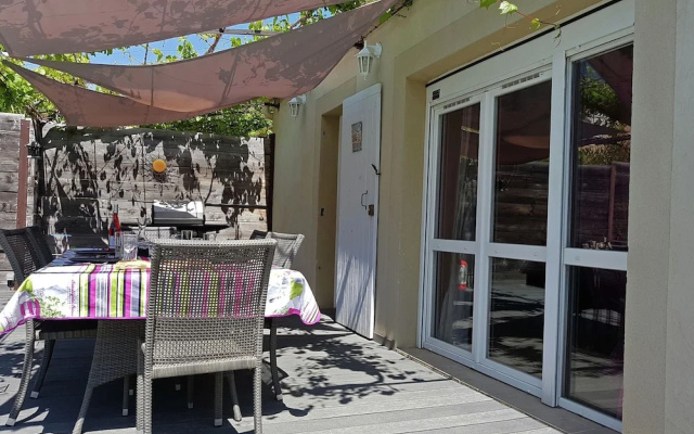 Villa Alba: Sunlit Comfort in Lirac
