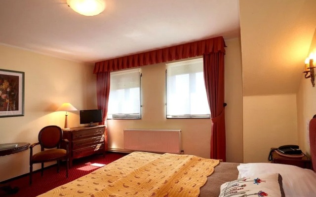 Logis Hostellerie Belle-Vue