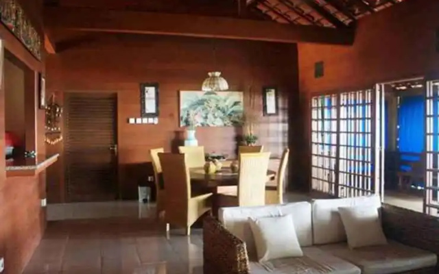Villa Roca Layung