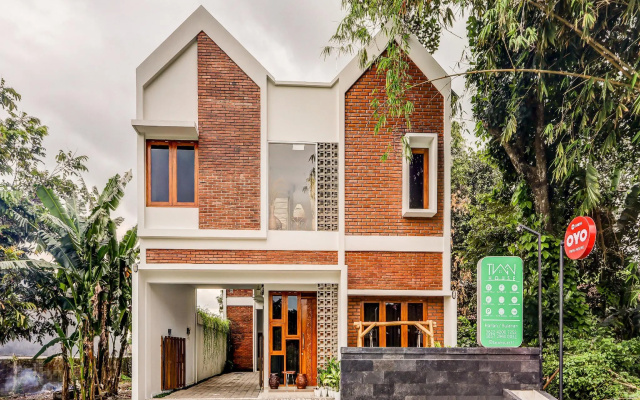 OYO 90099 Twin House