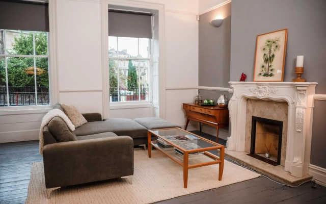 Grand & Graceful One Bed Flat in Clifton Village