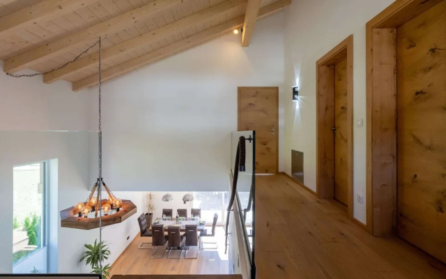 Luxurious Chalet in Neukirchen am Großvenediger With Pool