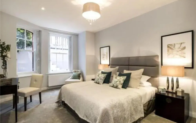 Kensington Court by Lime Street