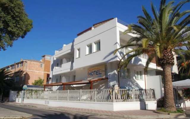 Hotel Chentu Lunas вид на фасад