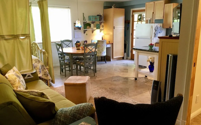 Sandra D's Country Guest House