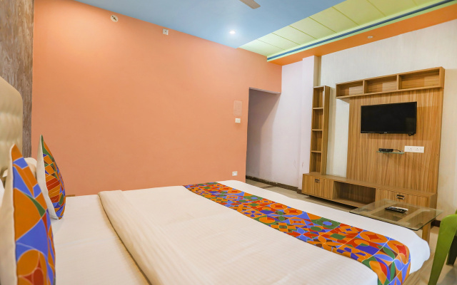 Fabhotel Kriti Green