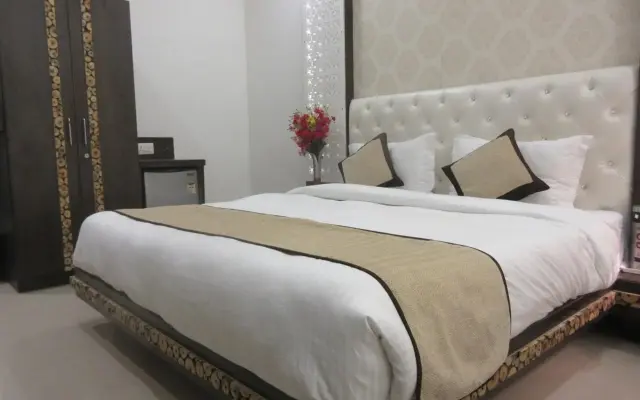 Hotel Riya Palace - Idgah Railway Station Agra