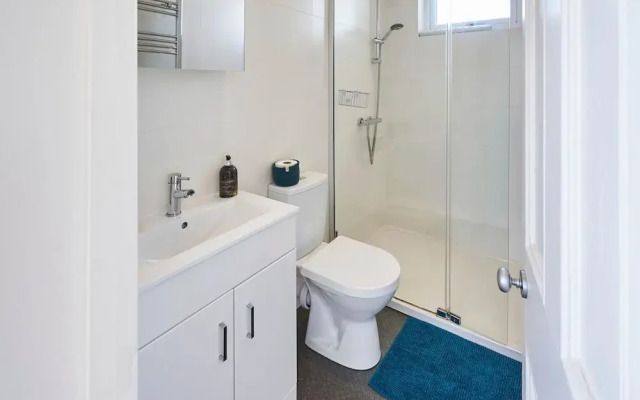 Host Stay Fishers Apartment