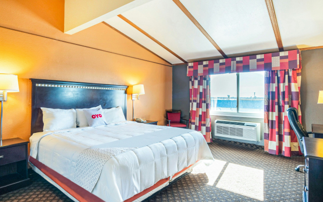 Travelodge by Wyndham Dodge City KS