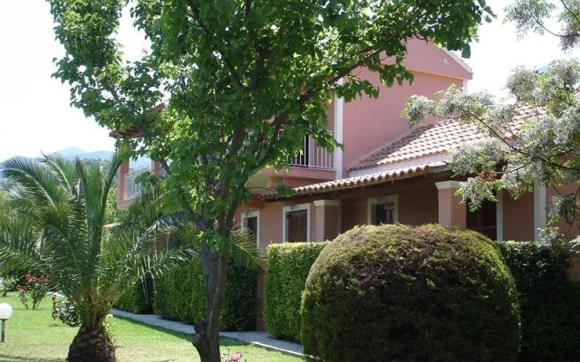Villa Helen Apartments