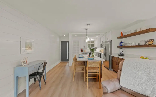 Kingston Arms Modern 1BR On Lido Key