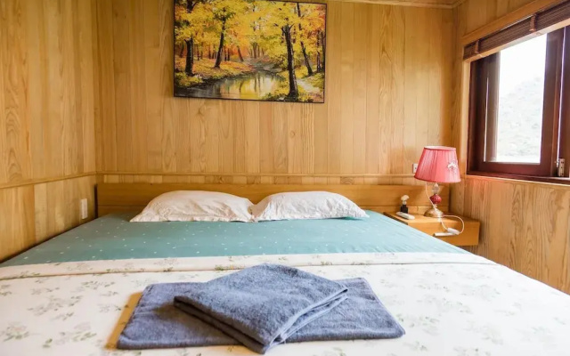 Lan Ha Floating Homestay