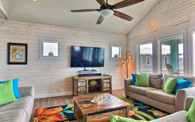 Beach-A-Holic 8121 by RedAwning