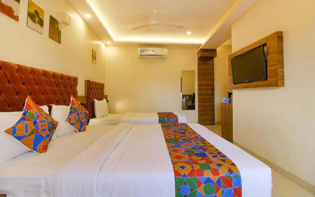 FabHotel Peninsula